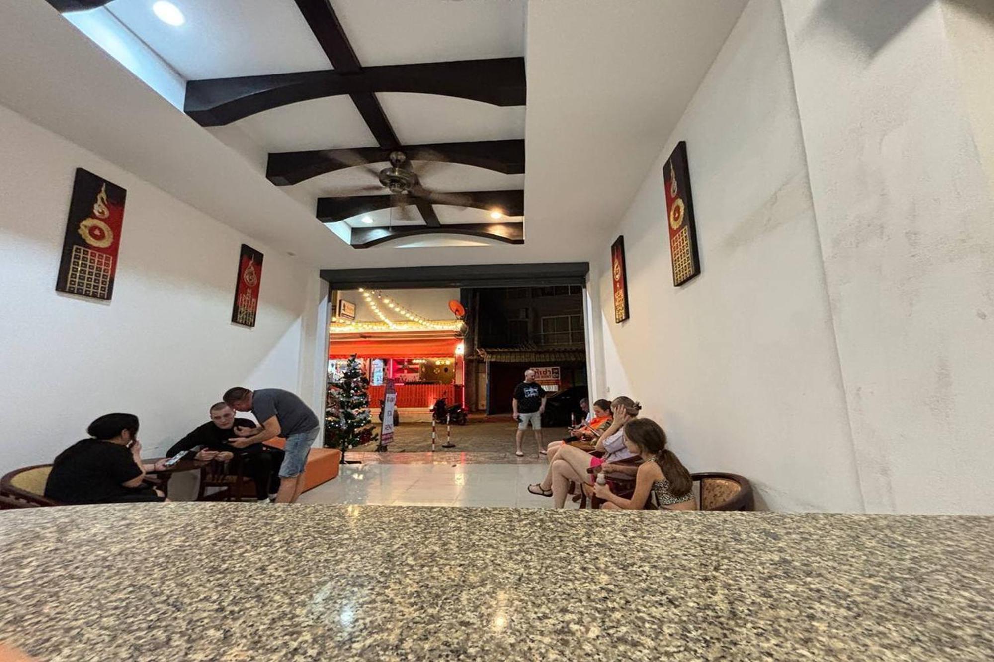 Praew Mansion Hotel Bãi biển Kamala Ngoại thất bức ảnh