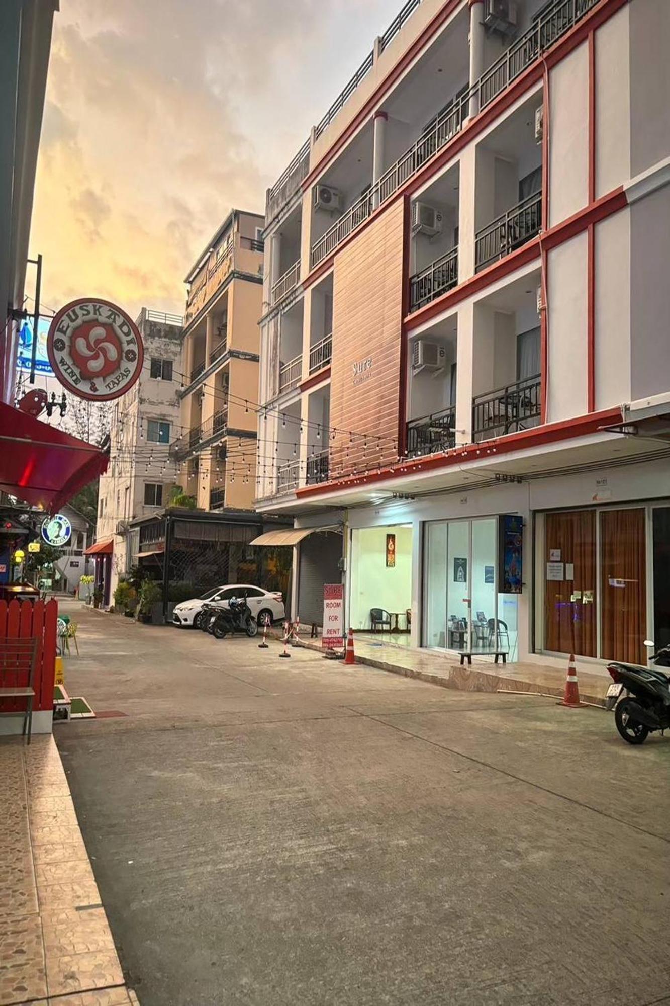 Praew Mansion Hotel Bãi biển Kamala Ngoại thất bức ảnh