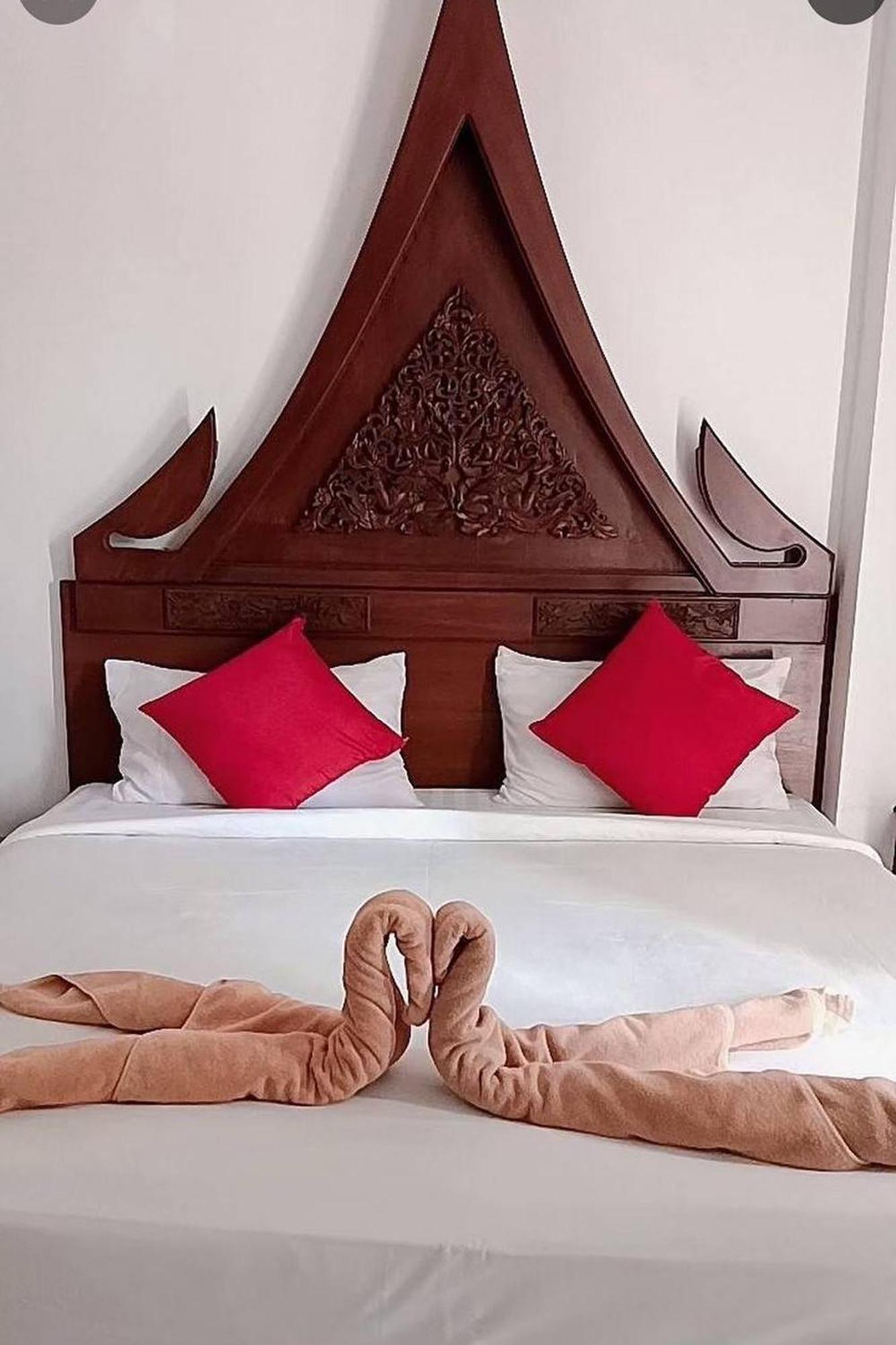 Praew Mansion Hotel Bãi biển Kamala Ngoại thất bức ảnh