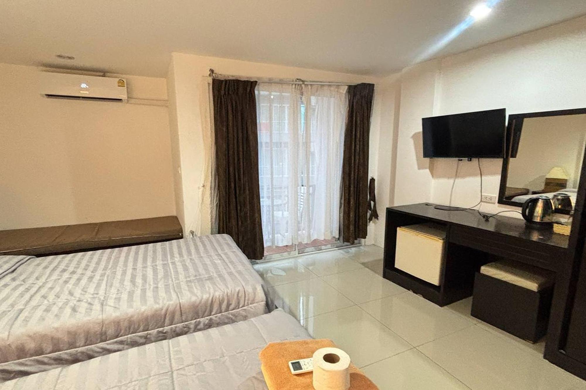 Praew Mansion Hotel Bãi biển Kamala Ngoại thất bức ảnh